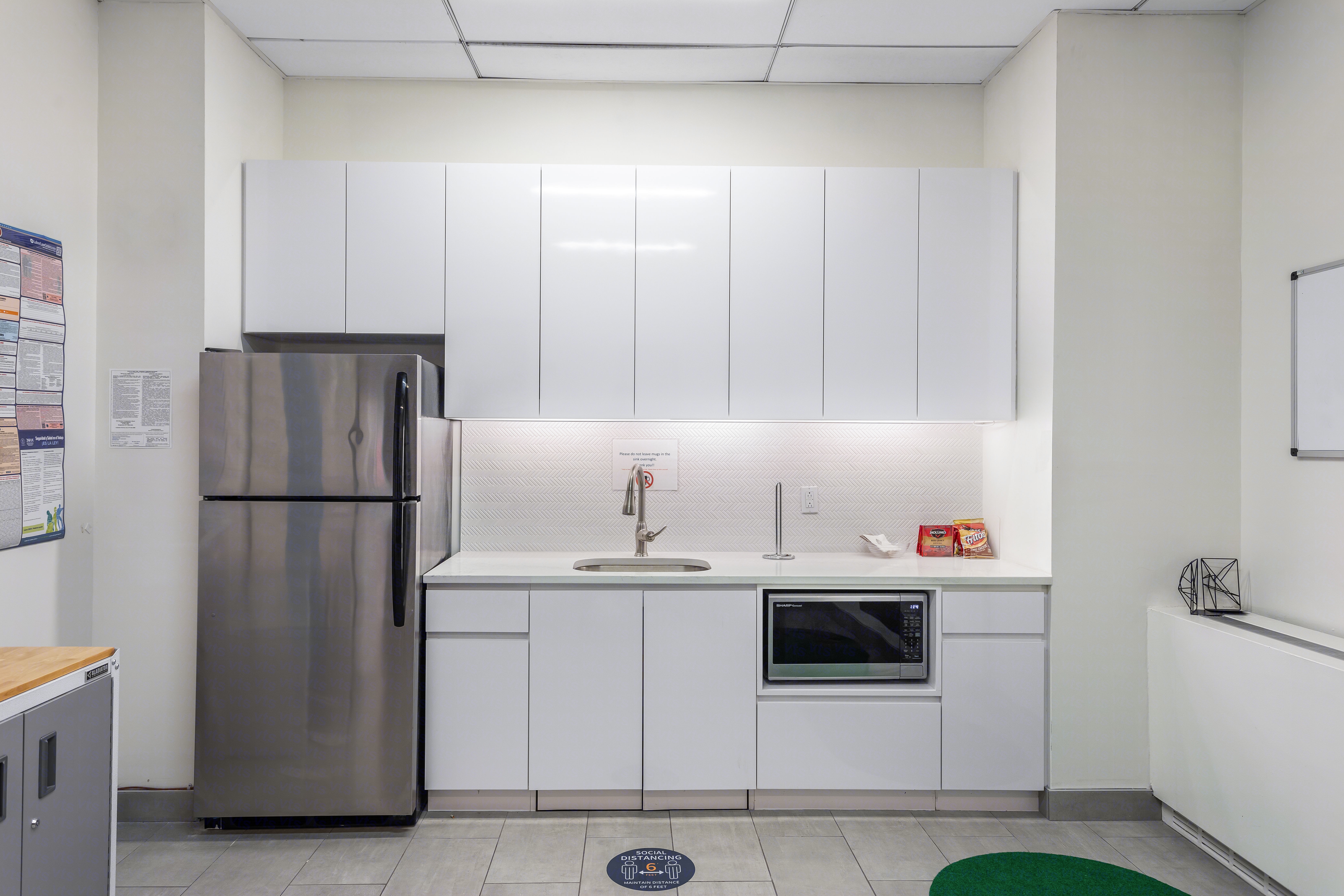 BLESS 本　retroperspectitve home 💜💜This updated 2-bedroom home in the heart of Historic
